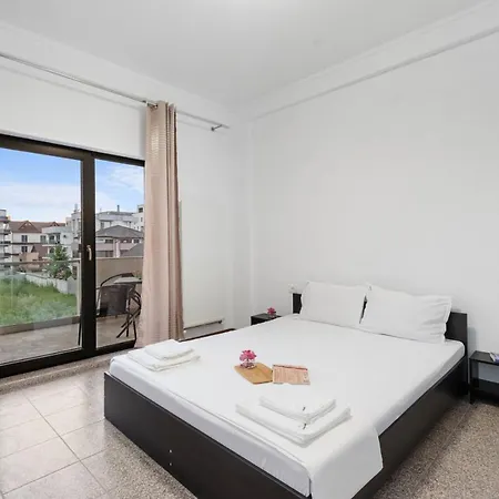 Lägenhet 1 Bdr With 2 Bed Near The Năvodari