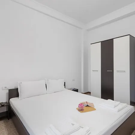 1 Bdr With 2 Bed Near The Lägenhet Năvodari